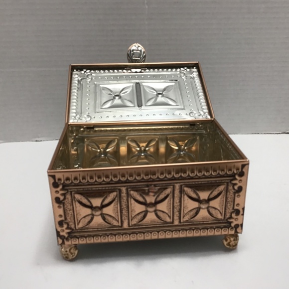 BLUE BIRD Confectionery Vintage Tin: "Prince's Hasped Chest w/ Money Slot" - Picture 5 of 7